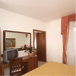 阿西西花园酒店 酒店