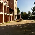 Garden Hotel